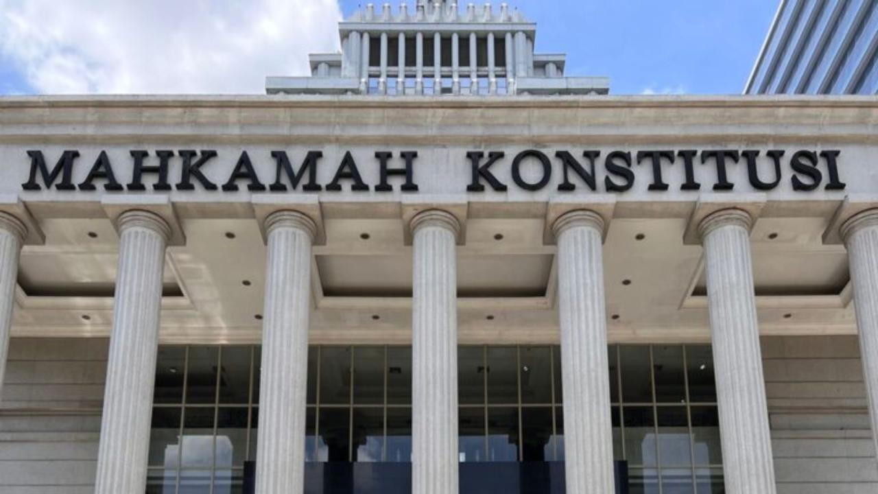 Peran Mahkamah Konstitusi Dalam Sistem Hukum