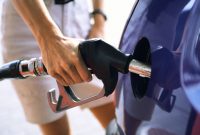 Bagaimana Cara Menghemat Bahan Bakar Mobil