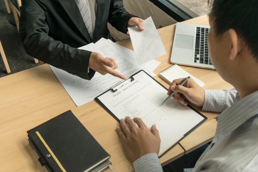 Bagaimana Cara Menyikapi Pelanggaran Kontrak Hukum